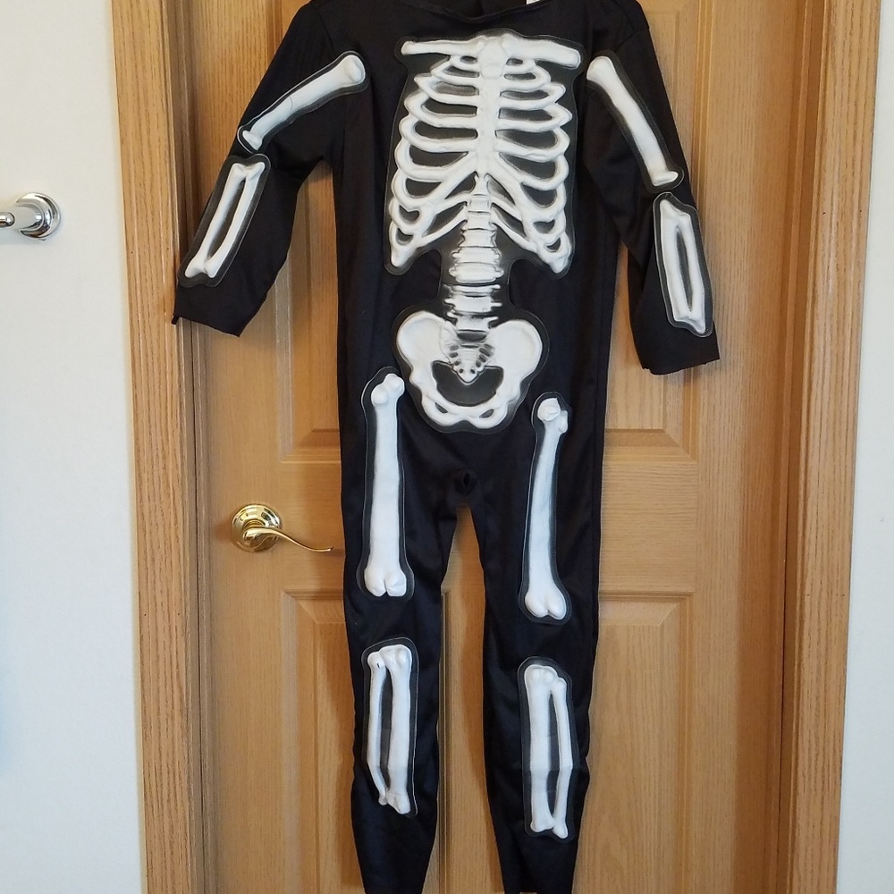 Skeleton costume